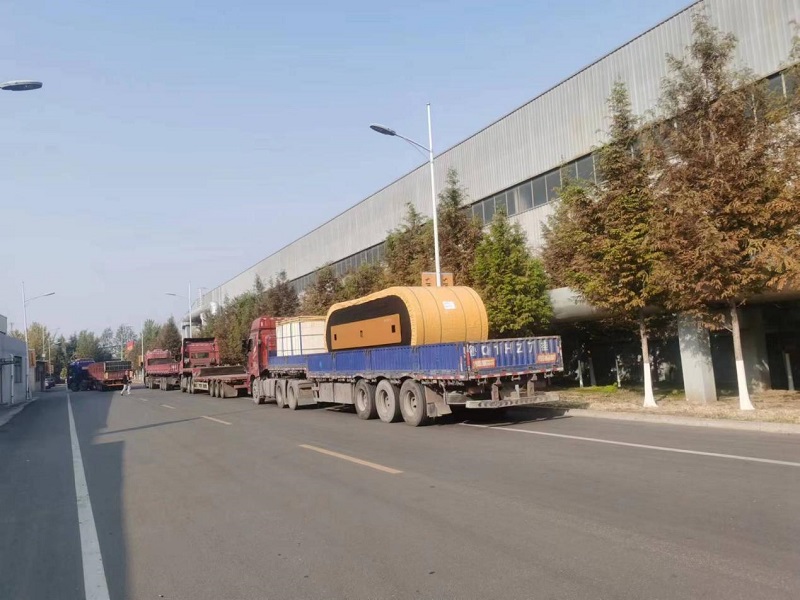 Високоефективна ролка на конвейерна лента със стоманена корда, готова за доставка до минния проект в Лаос